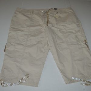 Lane Bryant Beige Womens Cotton Size 28 Capris